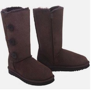 Uggs boots chocolate size 9
